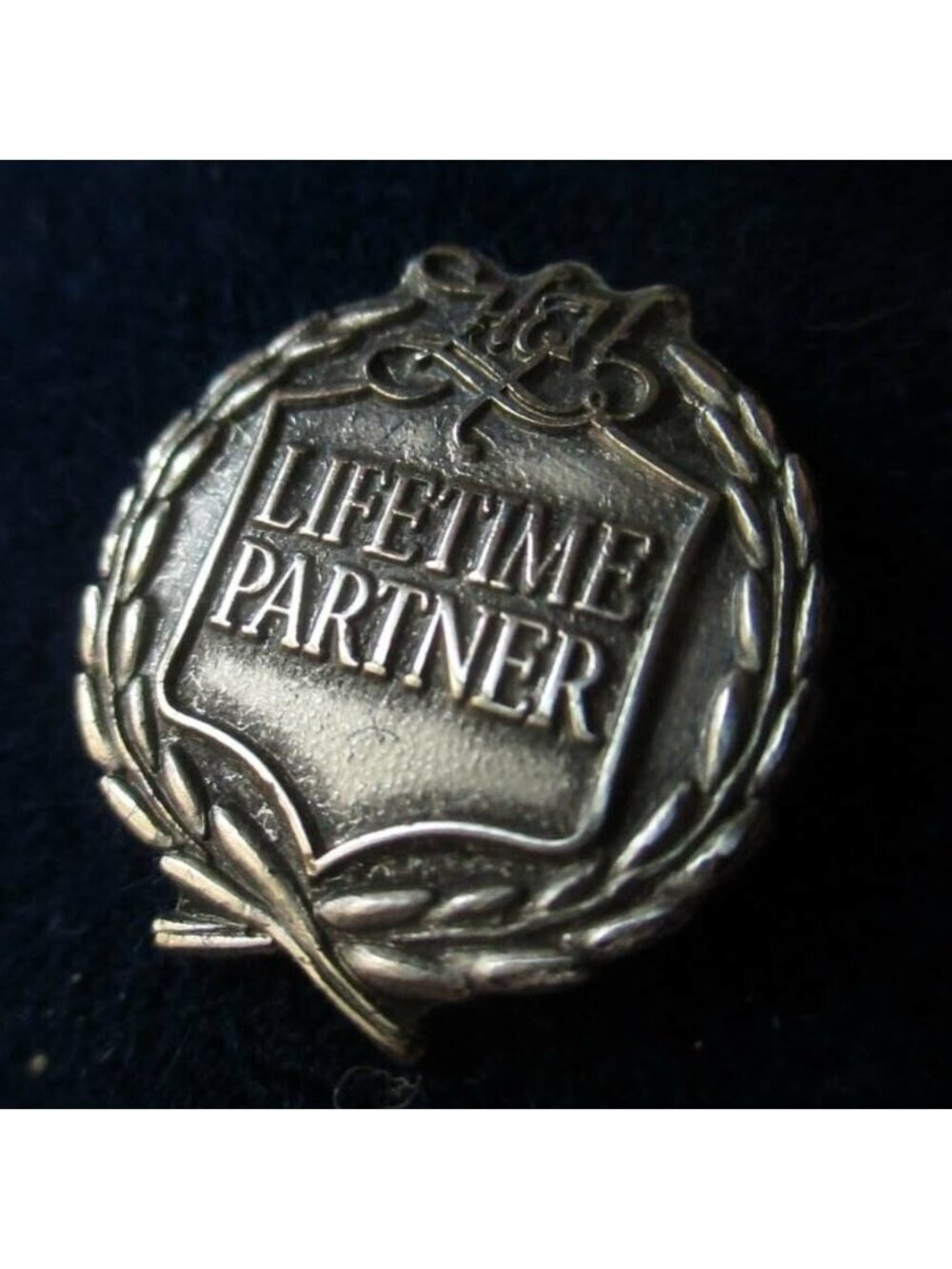 Sterling Silver "Lifetime Partner" Pin Badge Decorative Wreath Design In Box